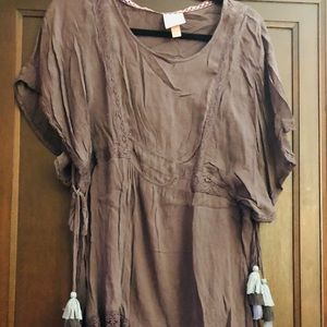 Side cinched short sleeve blouse